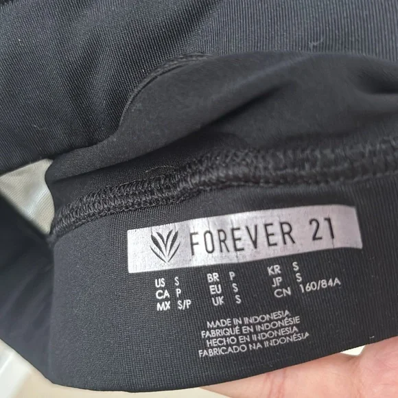 Forever 21 black sports bra - Picture 3 of 3